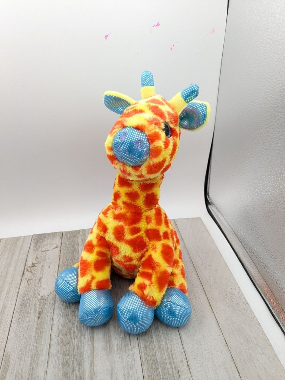 Winkeez Orange Stuffed Animal Giraffe With Sparkly Blue Feet Plush Toy